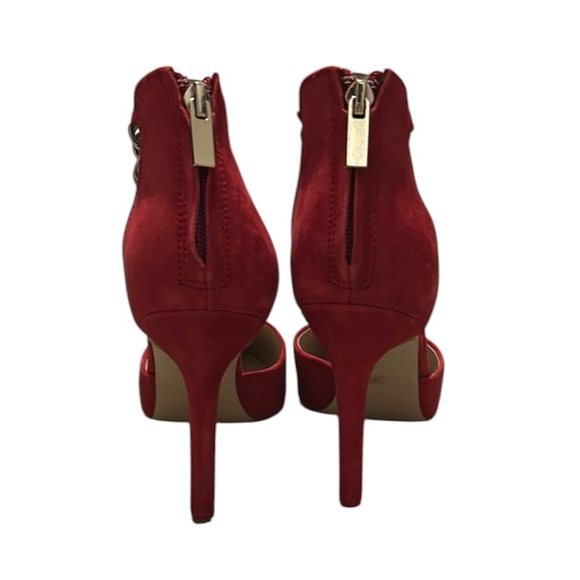 NWOT BCBGeneration Heels with Gold Chain Detail - Picture 12 of 12